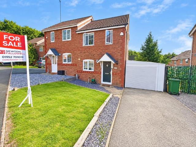 2 bedroom semi detached house for sale