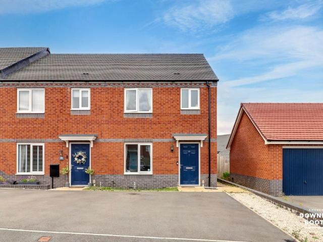 2 bedroom semi detached house for sale