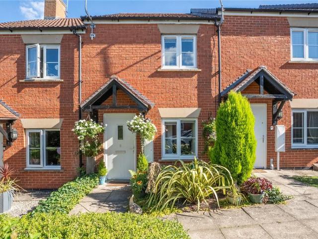 2 bedroom terraced house for sale