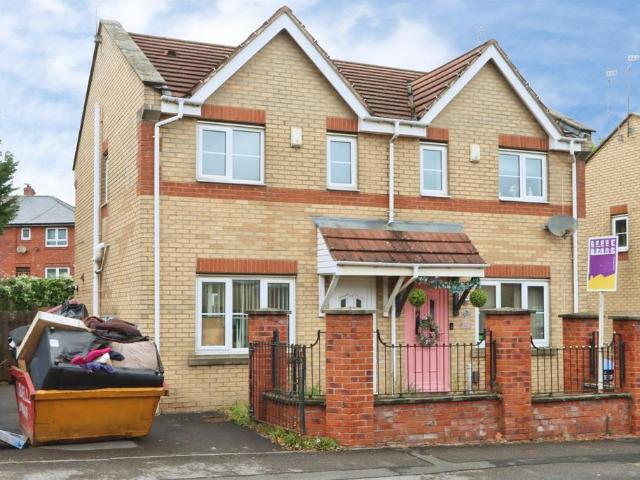 2 bedroom semi detached house for sale