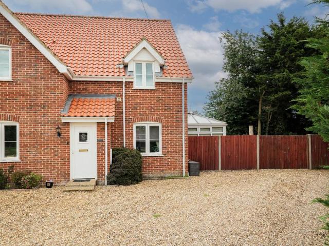 2 bedroom semi detached house for sale