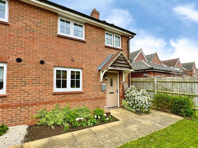 2 bedroom semi detached house for sale