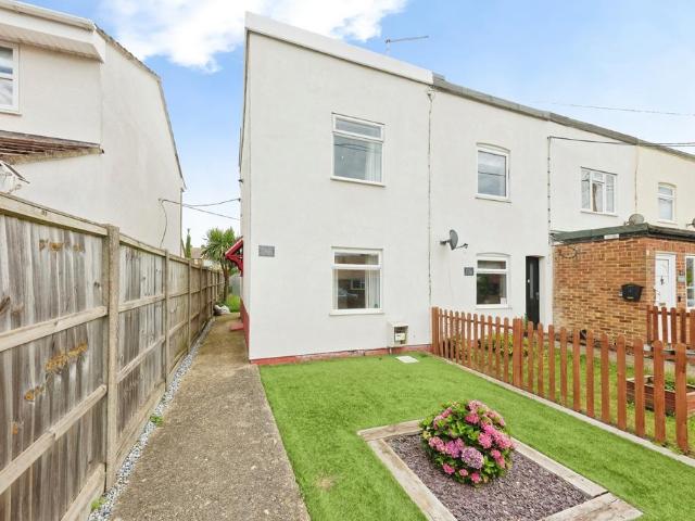 2 bedroom semi detached house for sale