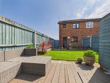 2 bedroom semi detached house for sale