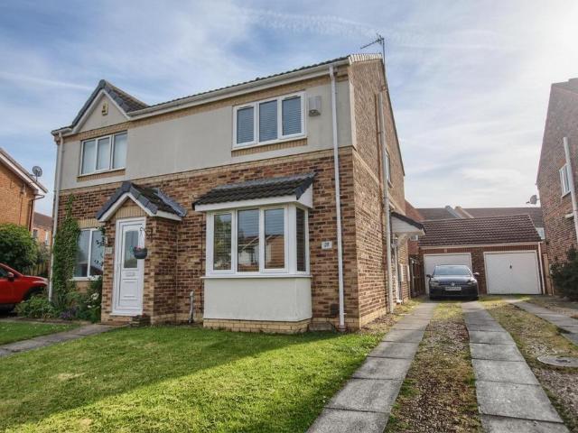 2 bedroom semi detached house for sale