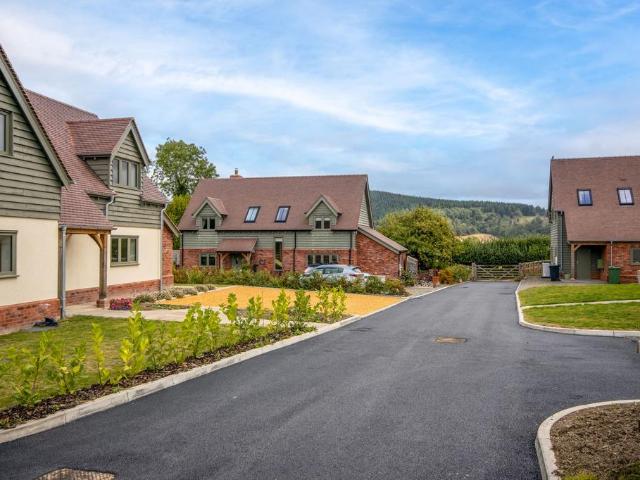 2 bedroom house for sale