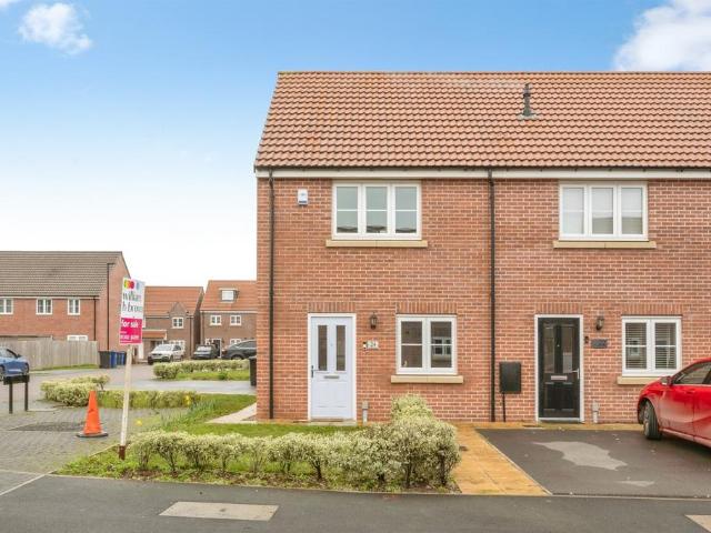 2 bedroom semi detached house for sale