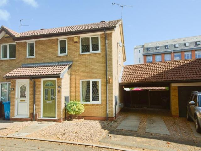 2 bedroom semi detached house for sale