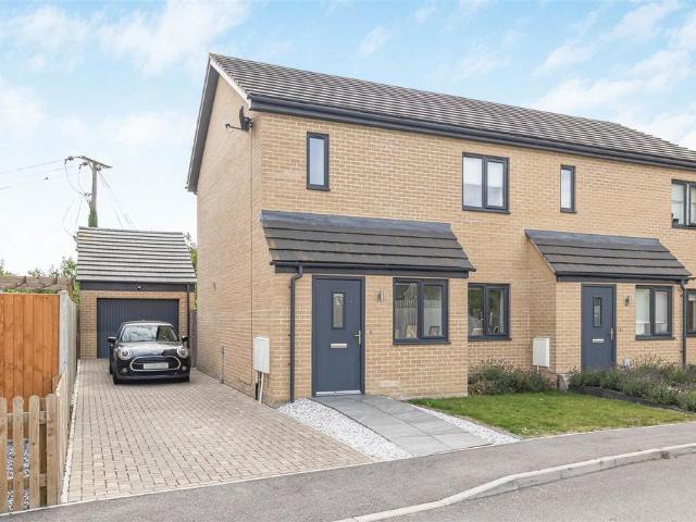 2 bedroom semi detached house for sale