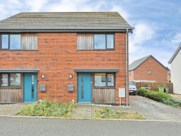 2 bedroom semi detached house for sale