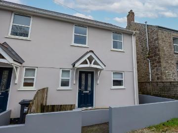 2 bedroom semi detached house for sale