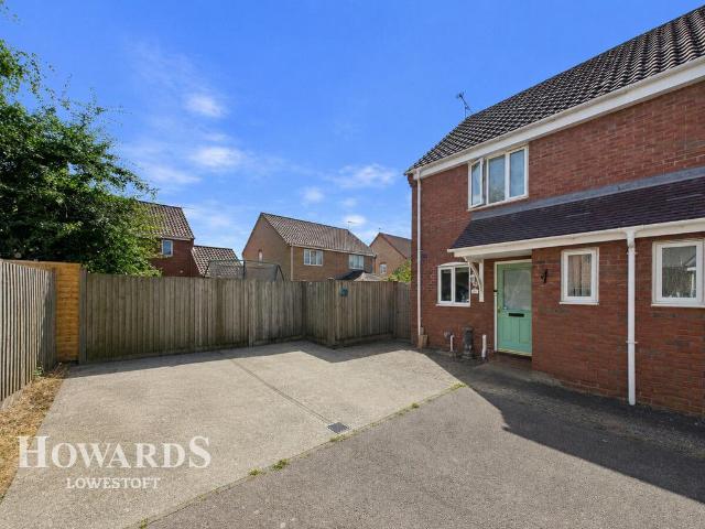 2 bedroom semi detached house for sale
