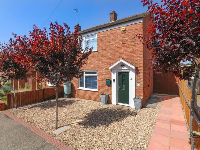 2 bedroom semi detached house for sale