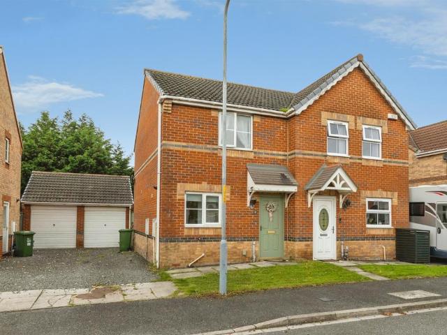 2 bedroom semi detached house for sale