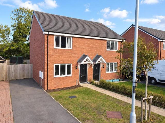 2 bedroom semi detached house for sale