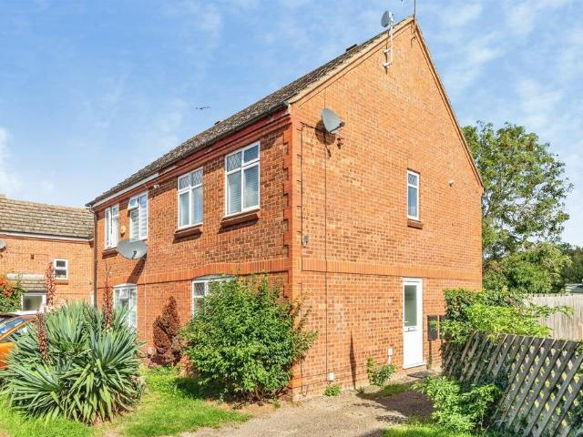 2 bedroom semi detached house for sale