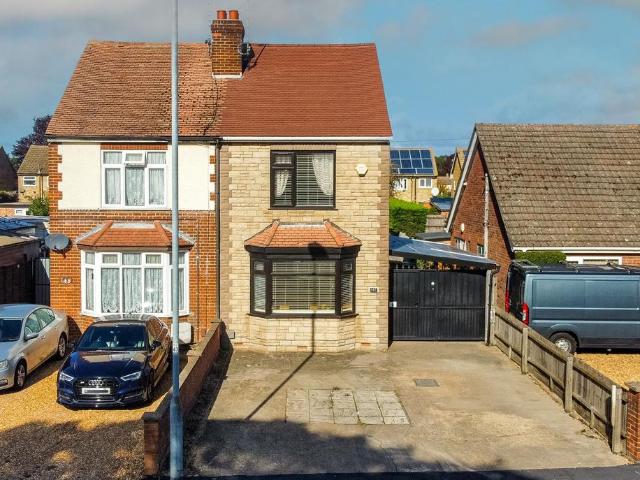 2 bedroom semi detached house for sale