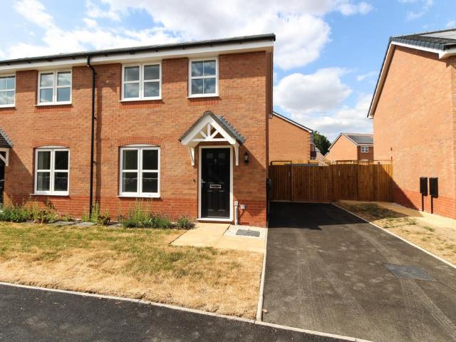 2 bedroom semi detached house for sale