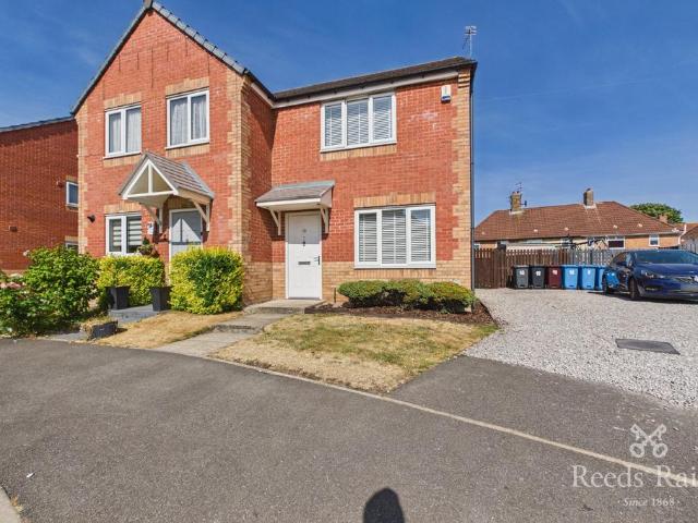 2 bedroom semi detached house for sale
