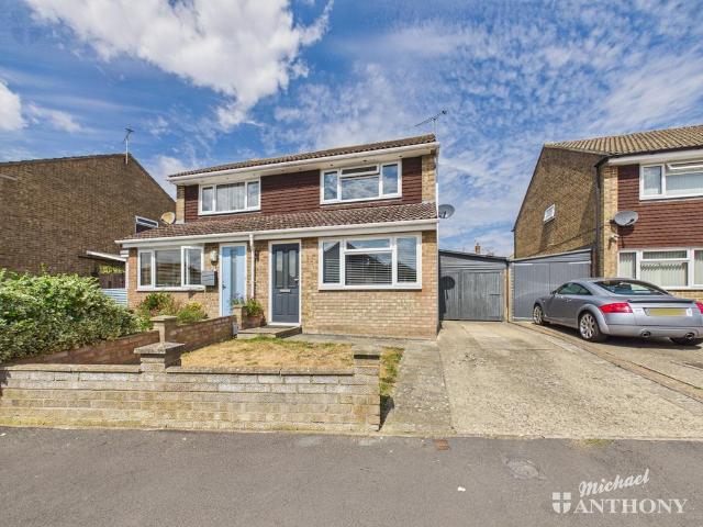 2 bedroom semi detached house for sale