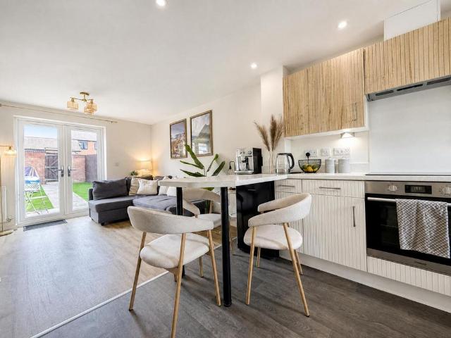 2 bedroom semi detached house for sale