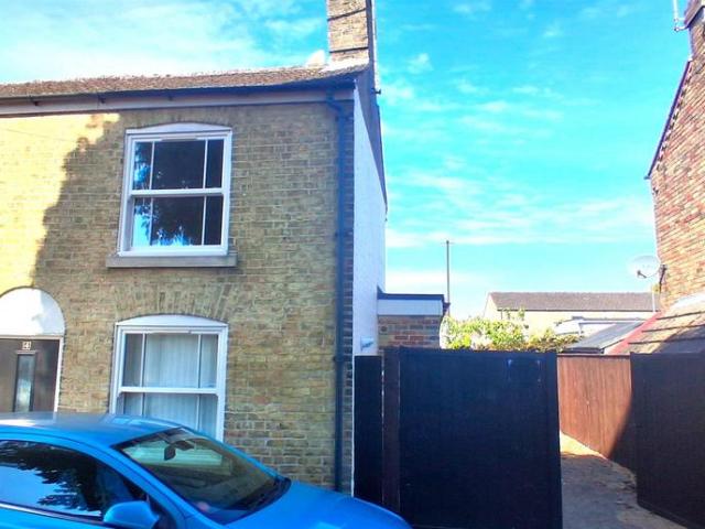 2 bedroom semi detached house for sale