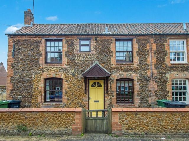 2 bedroom semi detached house for sale