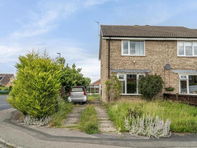 2 bedroom semi detached house for sale