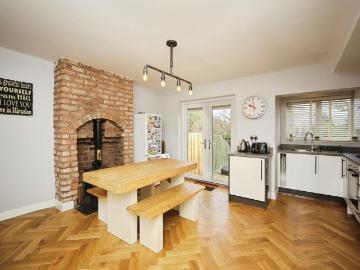 2 bedroom semi detached house for sale