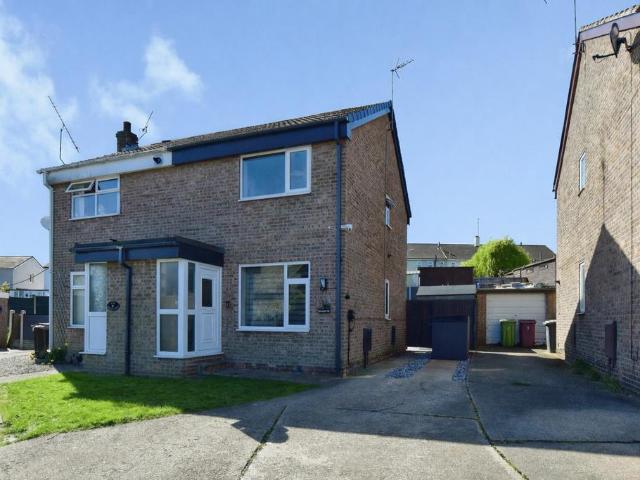 2 bedroom semi detached house for sale