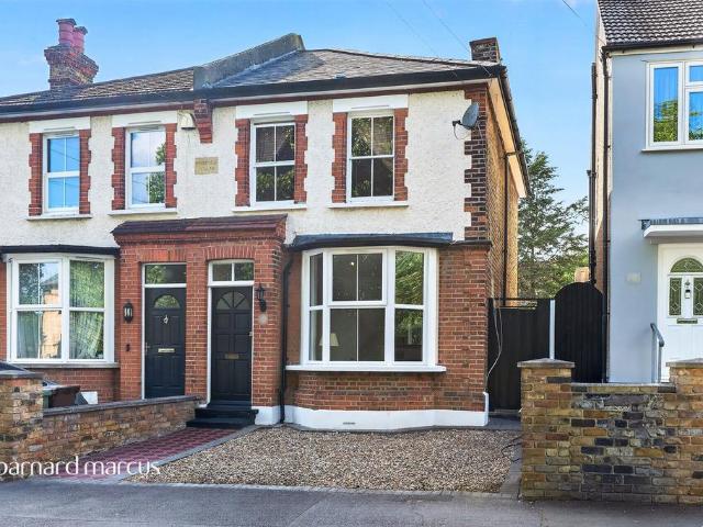 2 bedroom semi detached house for sale
