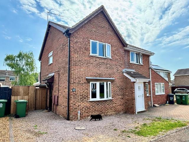 2 bedroom semi detached house for sale