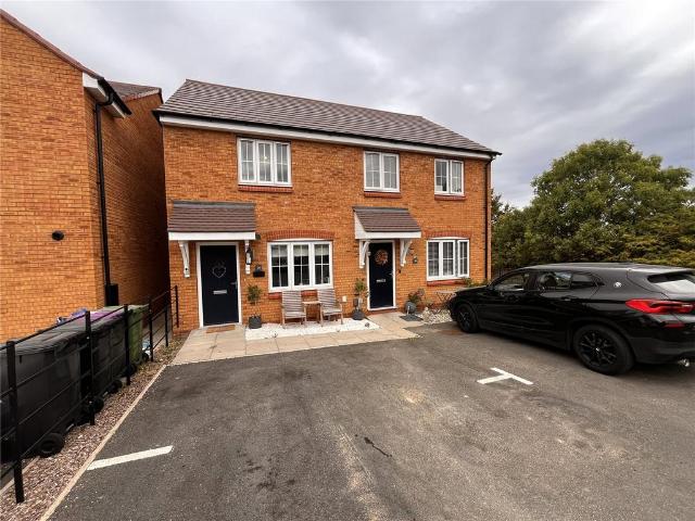 2 bedroom semi detached house for sale