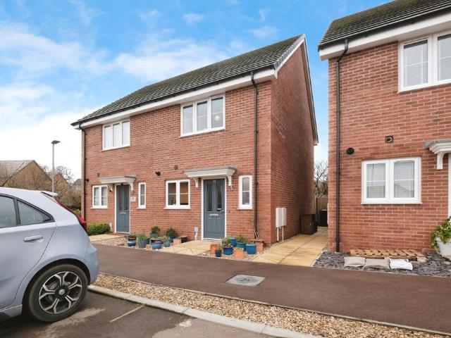 2 bedroom semi detached house for sale