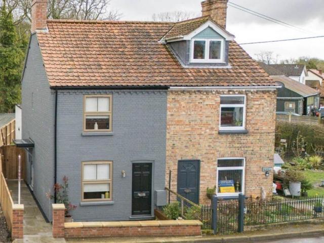2 bedroom semi detached house for sale