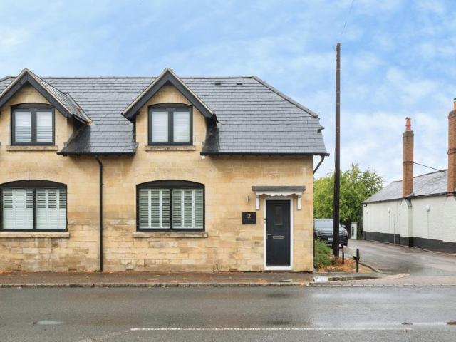 2 bedroom semi detached house for sale