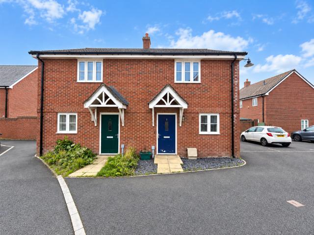 2 bedroom semi detached house for sale