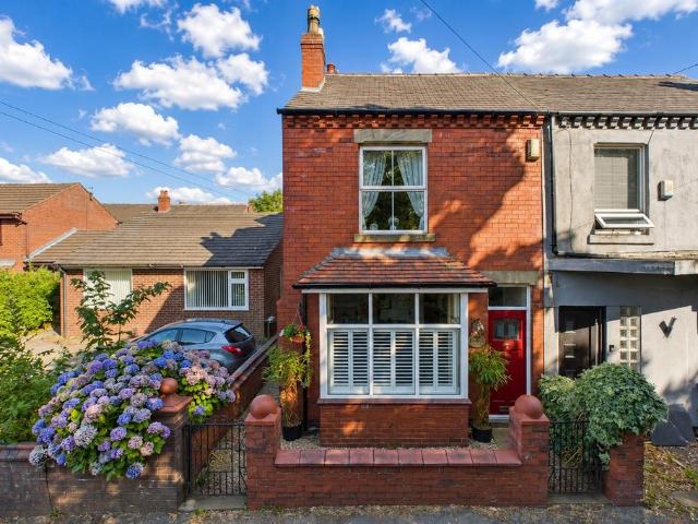 2 bedroom semi detached house for sale