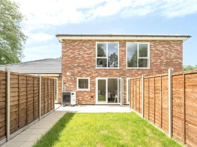 2 bedroom semi detached house for sale