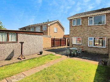 2 bedroom semi detached house for sale