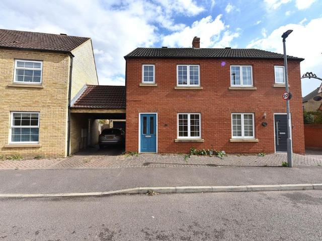 2 bedroom semi detached house for sale
