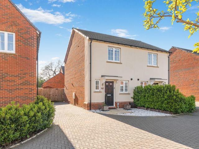 2 bedroom semi detached house for sale