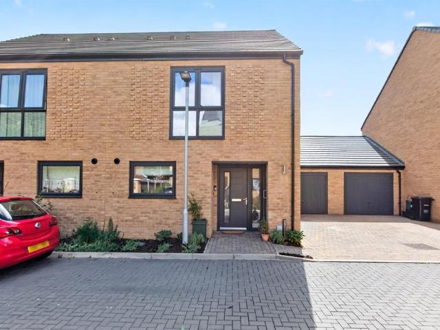 2 bedroom semi detached house for sale