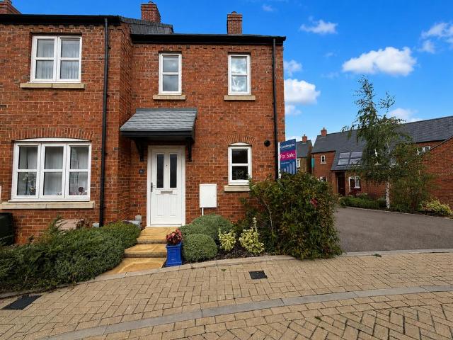 2 bedroom semi detached house for sale