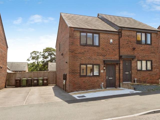 2 bedroom semi detached house for sale