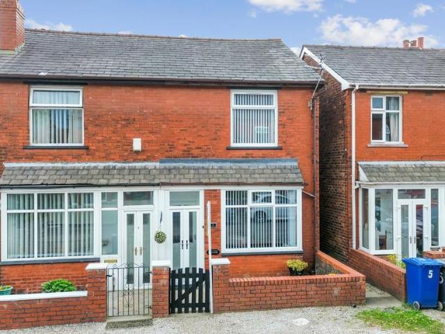 2 bedroom semi detached house for sale