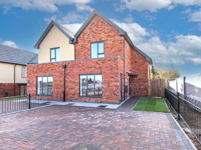 2 bedroom semi detached house for sale