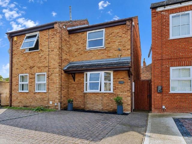 2 bedroom semi detached house for sale