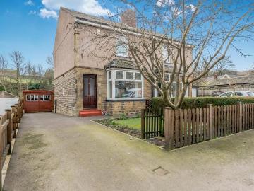 2 bedroom semi detached house for sale