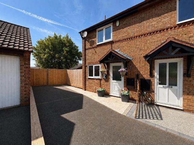 2 bedroom semi detached house for sale